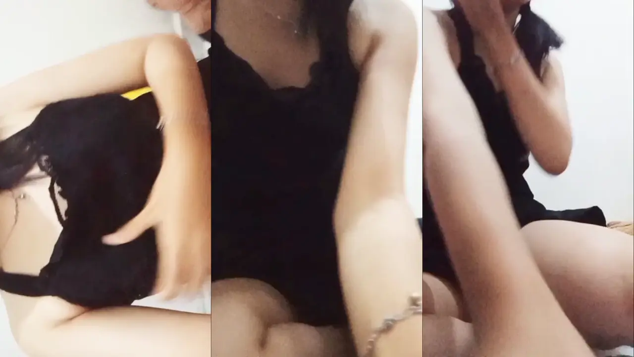 Bokep viral terbaru Apriliani sange menikmati colmek