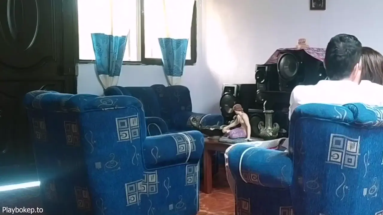 sepong kaka tiri Kebelet Ngentot Di Ruang Tamu